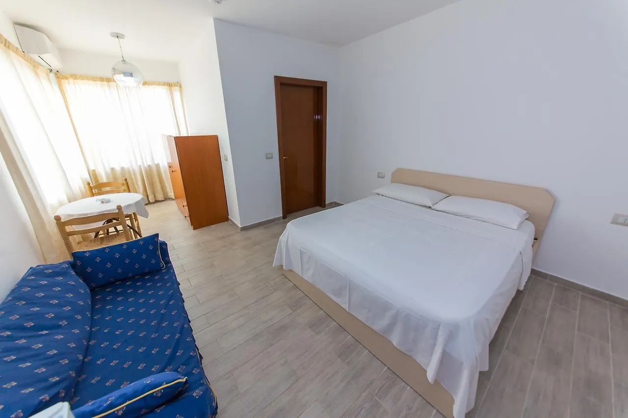 Kolaveri Resort Голем