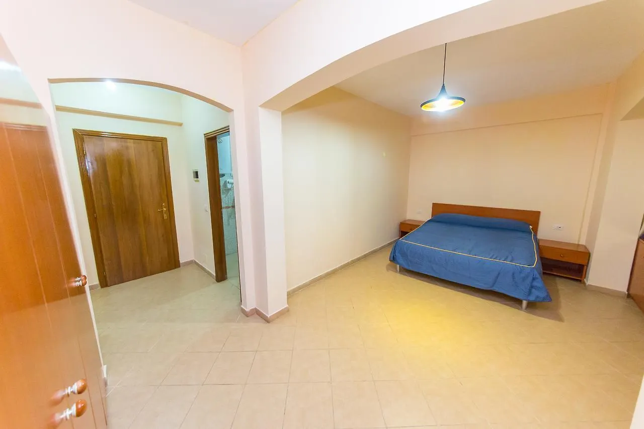 Kolaveri Resort Голем