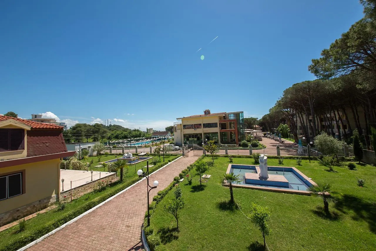 Kolaveri Resort Голем Албания