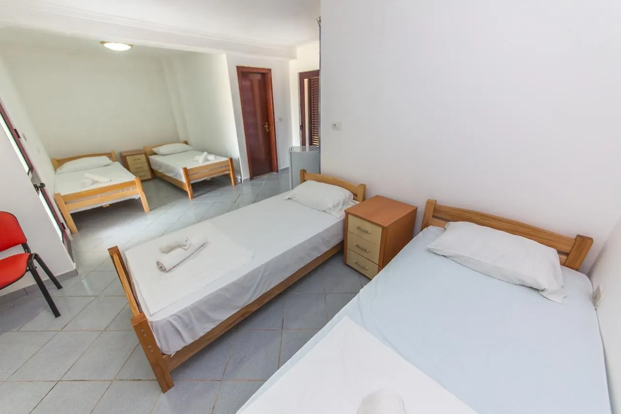 Kolaveri Resort Голем